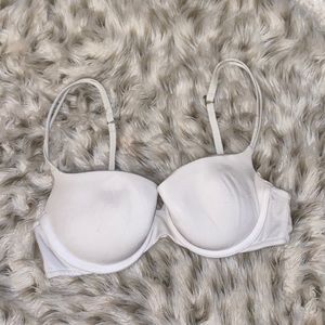 Victoria’s Secret very sexy bra size 34B!